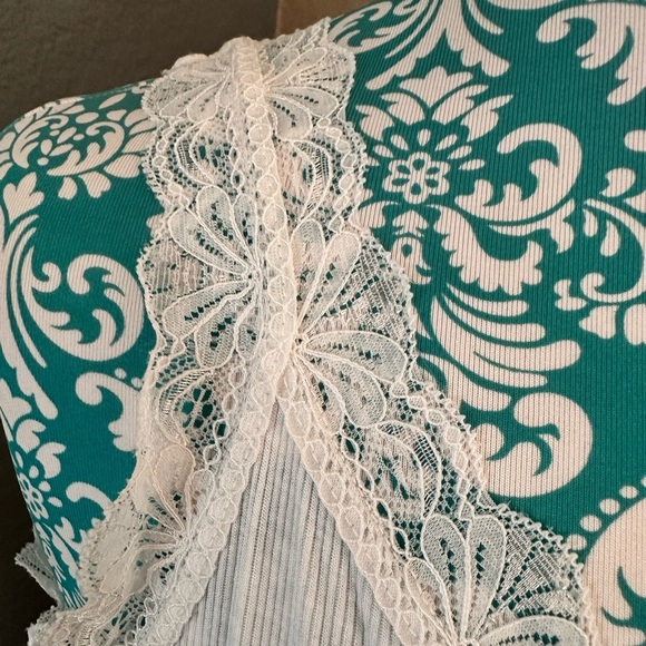 Y2K White Lace Trim Tank Top. NWOT. Ballet-core, minimalist, layering essential - Picture 3 of 6